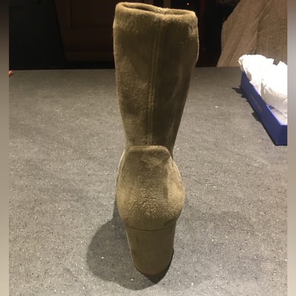 Brand new Stuart Weitzman bootie- Size 7 - Picture 6 of 9